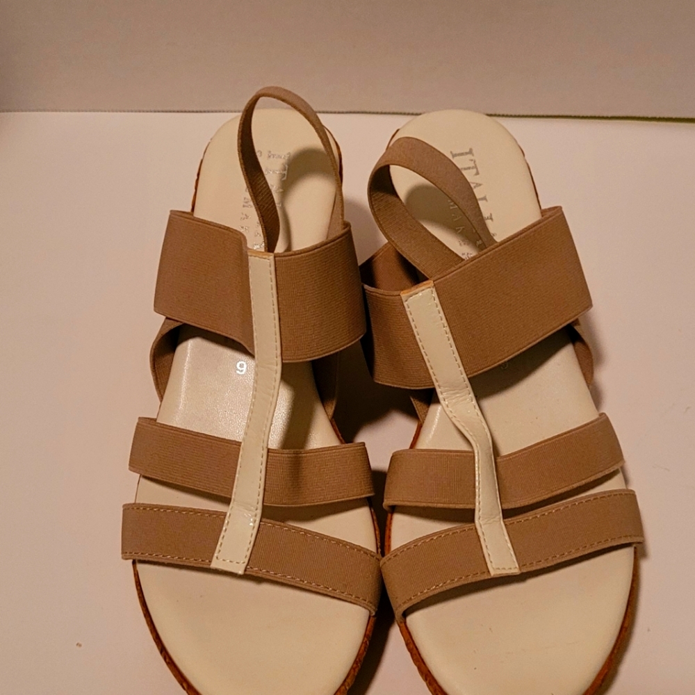 Womens Brand New Sandals Size 9